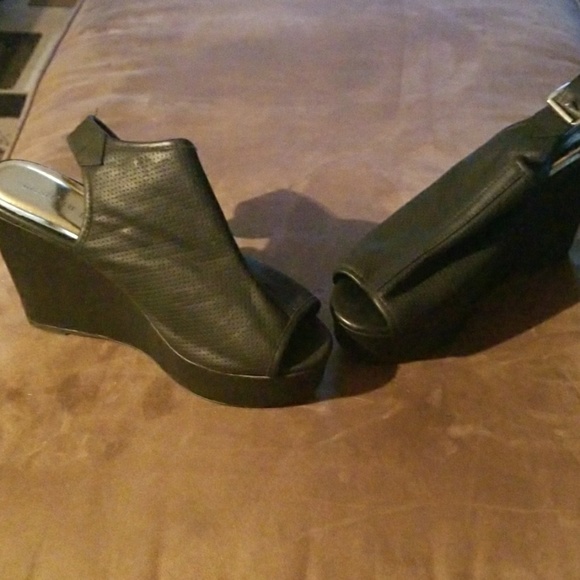 Steve Madden (Madden Girl) open toe Wedges - Picture 3 of 4